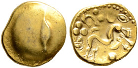 Gallia. Ambiani 
Goldstater "Typ Uniface" um 60-50 v. Chr. Amorpher Buckel / Stilisiertes Pferd nach rechts zwischen zwei Mondsicheln, oben Torques z...