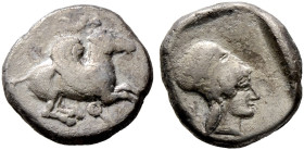 Korinthia. Korinthos 
Stater 500-450 v. Chr. Pegasos nach rechts, darunter Koppa / Athenakopf mit korinthischem Helm nach rechts in Quadratum incusum...