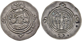 Persia. Sasaniden 
Xusro II. 591-628. Drachme. Brustbild mit geflügelter Krone und Bändern nach rechts / Feueraltar mit zwei Assistenzfiguren. 3,94 g...