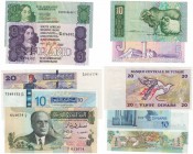 Banknoten, Lots und Sammlungen Banknoten. Tunesien / Tunisia. 1/2 Dinar 15.10.73 (P.69), 10 Dinars 7.11.05 (P.90), 20 Dinars 7.11.92 (P.88), Südafrika...
