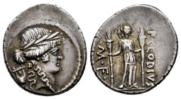 Claudia. P. Claudius M.f. Turrinus. Denarius. 42 BC. Rome. (Ffc-569). (Craw-494/23). (Cal-428). Anv.: Laureate head of Apollo right, lyre behind. Rev....