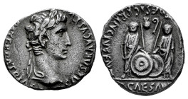 Augustus. Denarius. 7-6 a.C. Rome. (Ric-207). (Bmcre-433). (Rsc-43c). Anv.: CAESAR AVGVSTVS DIVI F PATER PATRIAE. Laureate head on the right. Rev.: (A...