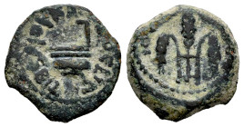 Judaea. Pontius Pilate. Prutah. RY 16 = 29 CE. Jerusalem. Stuck under Tiberius. (TJC-331). (Hendin-1341). (RPC-I 4967). Anv.: TIBЄPIOY KA(ICAP)OC LIς ...
