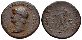 Nero. Dupondius. 64 AD. Rome. (Ric-I 197). Anv.: NERO CLAVD CAESAR AVG GER P M TR P IMP P P, radiate head left. Rev.: VICTORIA AVGVSTI, Victory flying...