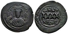 Phocas. 40 Nummi. Year 5 = 606-7 AD. Nicomedia. (Doc-57b). (Mib-69b). (Sear-659). Anv.: D M FOCA PЄR AVς, bust facing, wearing crown with pendilia and...