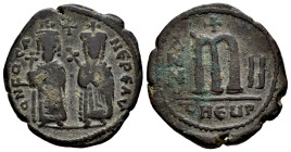 Phocas. 40 Nummi. RY 2 = 603/4 AD. Theoupolis (Antioch). (Doc-84). (Mib-83a). (Sear-671). Anv.: ∂ N FOCA NЄ PЄ AV, Phocas and Leontia standing facing,...