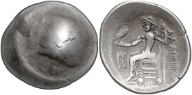 OSTKELTEN, Beischlag zu einer AR Tetradrachme Philipp III. Buckel. Rs.Zeus thront mit Adler l., davor Monogr. 15,10g.
ss
Cast.1348; Sear 212