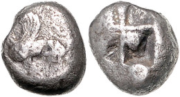 KLEINASIEN, IONIEN / Insel Chios, AR Didrachme (ca.490 v.Chr). Sitz. Sphinx l. Rs.Viergeteiltes quadratum incusum. 7,29g.
f.ss
BMC 14.328.2ff