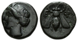 KLEINASIEN, IONIEN / Stadt Ephesos, AE 10 (400-300 v.Chr.). Kopf der Artemis l. Rs.Biene. 1,26g.
ss
SNG Aul.1839