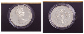 Great Britain. Elizabeth II, 1952-2022. Crown, 1980, 80th anniversary of birth of Queen Mother, 28.28g (KM921a).

Proof in original box with CoA.