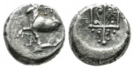 Thrace, Byzantion. Circa 387-340 BC. AR Hemidrachm (11mm, 1.86g). Forepart of bull left; monogram above / Trident. Schönert-Geiss, Byzantion 750-850 (...