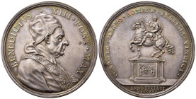 MEDAGLIE PAPALI. Benedetto XIII (1724-1730). Medaglia straordinaria coniata nel 1725 a ricordo dell'inaugurazione del monumento a Carlo Magno. Ag (57,...