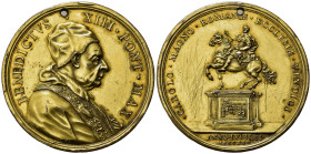 MEDAGLIE PAPALI. Benedetto XIII (1724-1730). Medaglia straordinaria coniata nel 1725 a ricordo dell'inaugurazione del monumento a Carlo Magno. AE dora...