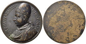 MEDAGLIE PAPALI. Benedetto XIII (1724-1730). Medaglia Uniface di restituzione, probabile manifattura estera. AE (86,48 g - 70 mm). Non individuata sul...