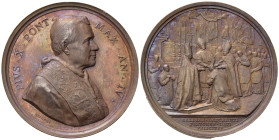 Medaglie Papali. Pio X (1903-1914). Medaglia anno IV - Consacrazione nuovi Vescovi. AE (35,36 g). Bartolotti E 907. FDC