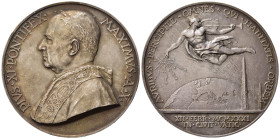 Medaglie Papali. Pio XI (1922-1939). Medaglia anno X "Stazione Radio Vaticana". Ag (39,00 g). Opus Mistruzzi. CM 216. Lieve colpetto al bordo. SPL+