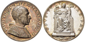 Medaglie Papali. Pio XII (1939-1958). Medaglia anno II "Esortazione alla Pace". Ag (37,15 g). Opus Mistruzzi. CM 19. qFDC