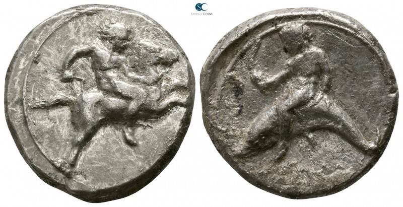 Calabria. Tarentum circa 400-390 BC. 
Nomos AR

20mm., 7,63g.

Youth, holdi...