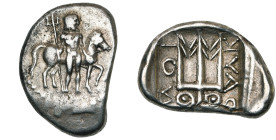 CRETE, RHAUKOS, AR statère, vers 330-270 av. J.-C. D/ Poséidon ten. le trident, deb. de f. devant un cheval à d. R/ Tête de trident. De part et d'autr...