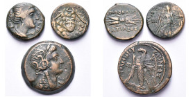 lot de 3 bronzes: Sicile, Syracuse, Agathoclès, T. d'Artémis/Foudre; Paphlagonie, Sinope, Aegis/Niké; Royaume lagide, Ptolémée VI, T. d'Isis/Aigle.
B...