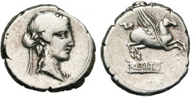 Q. Titius, AR denier, 90 av. J.-C., Rome. D/ T. de Liber à d., cour. de lierre. R/ Pégase cambré à d., les jambes arrière posées sur un cartouche insc...
