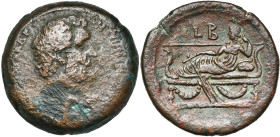 EGYPTE, ALEXANDRIE, Antonin le Pieux (138-161), AE drachme, 138-139. D/ B. dr. à d. R/ Tyché étendue à g. sur une couche ornée de deux guirlandes, ten...