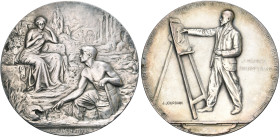 BELGIQUE, AR médaille, 1910, Jourdain. Congrès international de numismatique à Bruxelles. D/ Dans un paysage de ruines antiques, fouilleur montrant un...