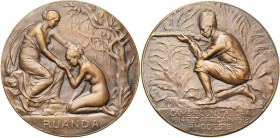 CONGO BELGE, AE médaille, 1926-1927, Witterwulghe. Campagnes de la Force Publique en 1914-1918. D/ Une Congolaise agenouillée devant une Européenne do...