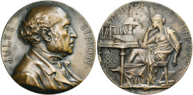 FRANCE, AE médaille, 1889, Chaplain. Jules Simon. D/ Son b. à d. R/ Femme assise à g. devant son bureau. Forrer I, 403. 99 mm Rare. Patine inégale au ...