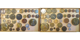 FRANCE, lot de 32 médailles, la plupart en bronze, dont: 1605, Henri IV et Marie de Médicis (refrappe); 1677, Victoire de Cassel (refrappe); s.d., Lou...