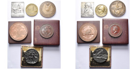 lot de 6 médailles: Allemagne, 1915, Götz, Naufrage du Lusitania (frappe postérieure, écrin); Belgique, plaquette, 1905, Mathelin, Z. Gramme; France, ...