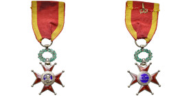VATICAN, Ordre de Saint-Grégoire le Grand, croix de chevalier, 3e modèle (1905), classe civile en vermeil. Léger manque dans l’émail rouge d’une branc...