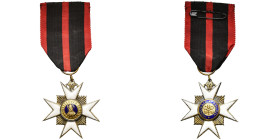 VATICAN, Ordre de Saint Sylvestre, croix de chevalier en vermeil (1905), avec ruban cousu sur une épingle.