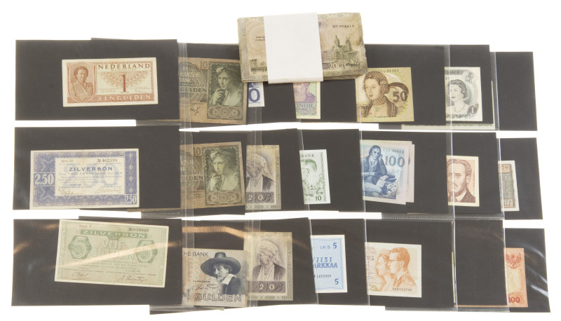 Netherlands - Box banknotes NL including 5 Gulden 1944 Zilverbon, 10 + 20 Gulden...