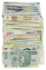 World - Small box banknotes world including Poland, Romania, China, Russia, Egypt, Iran, etc.