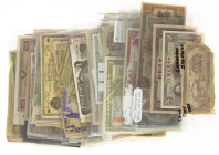 World - Box banknotes world among which China, Philippines, Surinam, Mexico-Durango, Germany, France, Poland, etc.