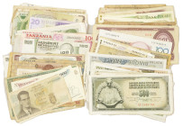 World - Small box banknotes world including Austria, Belgium, Bahrain, Cyprus, Poland, Egypt, etc. - Total ca. 110 ex.