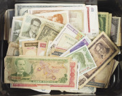 World - Box banknotes world including Belgium, Germany, Czechoslovakia, Egypt, China, Brazil, etc. etc.