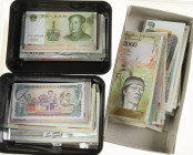 World - Box banknotes world, many modern and in UNC condition - Total approx. 540 pcs.