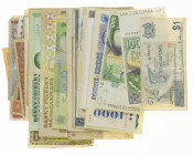 World - Small box banknotes world including Netherlands, Spain, China, Greece, Madagascar, etc.