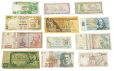 World - Small box banknotes world including Jugoslavia, Turkey, Romania, Ghana, Malta etc. - in total c. 130 pieces