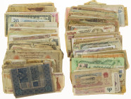 World - A lot with c. 335 banknotes World