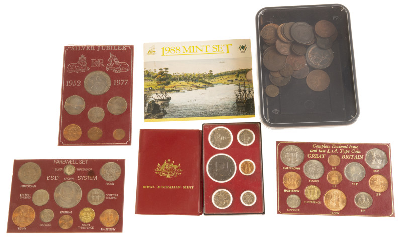 England - Lot with some copper English coins, added some sets incl. USA & Austra...