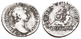 TRAJAN, 98-117 AD. AR, Denarius. Rome. 3.37 g. 19.20 mm.