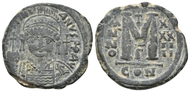 JUSTINIAN I, 527-565 AD. AE, Follis. Constantinople. 16.08 g. 30.80 mm.