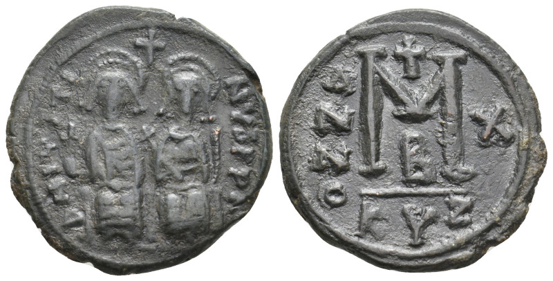 JUSTIN II and SOPHIA, 565-578 AD. AE, Follis. Kyzikos. 13.89 g. 30.80 mm.