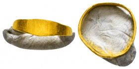 ANCIENT GREEK GOLD RING (CIRCA 3RD-1ST BC.)
Condition : See picture. No return.
Weight : 0.6 g.
Diameter: 12 mm