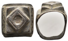 ANCIENT OTTOMAN BRONZE RING (15TH-19TH CENTURY AD.)
Condition : See picture. No return.
Weight : 14.09 g.
