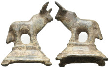 ANCIENT ROMAN BRONZE BULL FIGURINE (1ST-5TH CENTURY AD)
Condition : See picture. No return.
Weight : 49.93 g
Diameter: 48.90 mm
