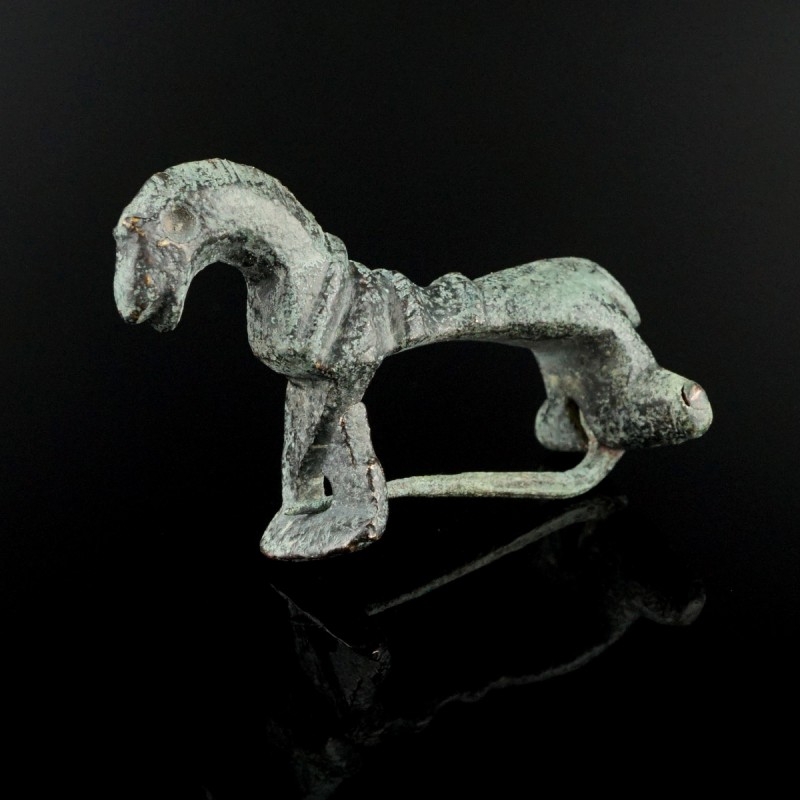 Roman Horse Fibula
2nd-3rd century CE
Bronze, 39 mm, 16,26 g

Good condition...